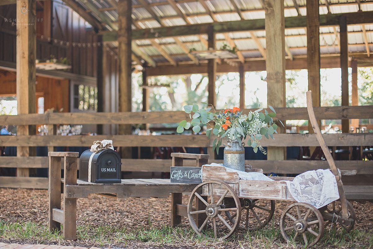 rustic wedding decor gifts and cards